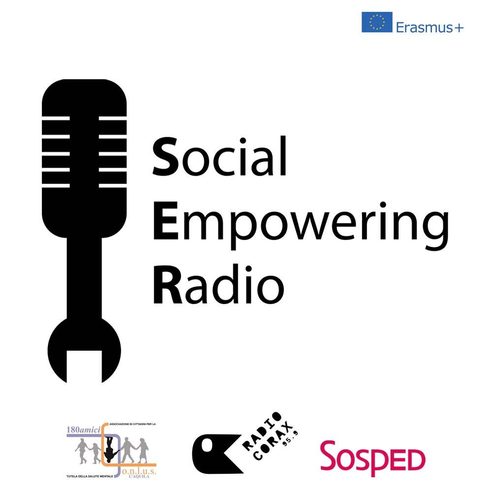 Mikrofoni, joka on samalla jakoavain. Social Empowering Radion logo